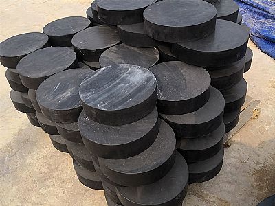 建安区板式橡胶支座由若干层橡胶片与薄钢板经加压硫化